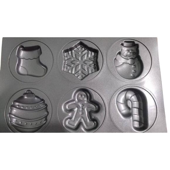 Sweet Creations Non-Stick Christmas Cookie Mold Pan - Picture 4 of 6